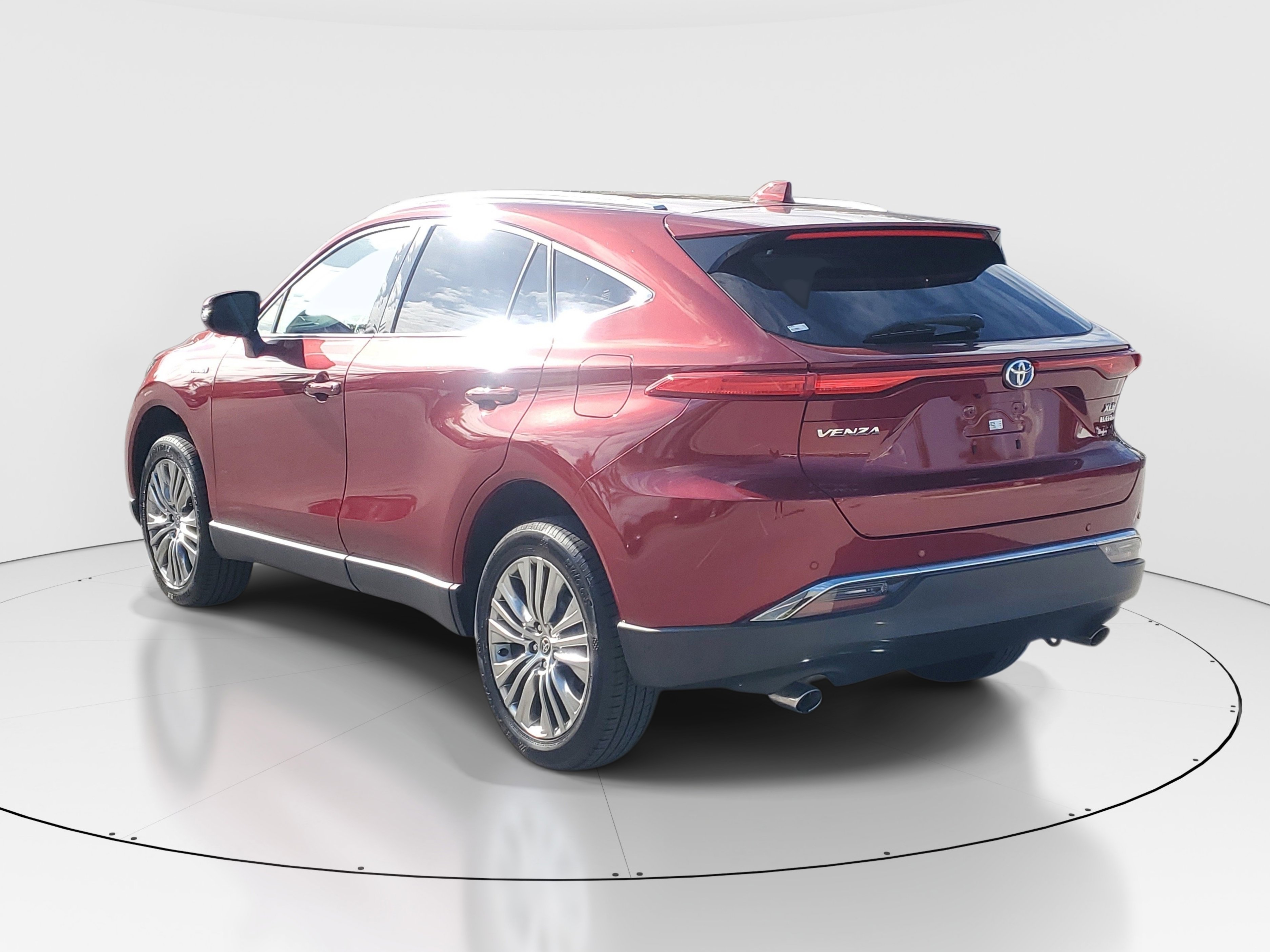 Certified 2021 Toyota Venza XLE w/ Softex Package AWD/4WD image 5