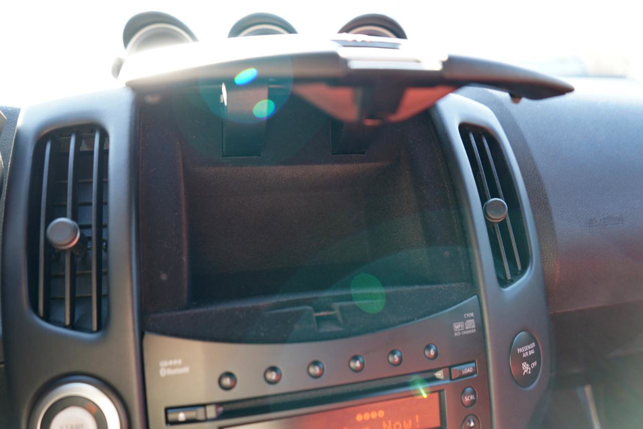 Used 2010 Nissan 370Z Touring w/ Sport Pkg image 37