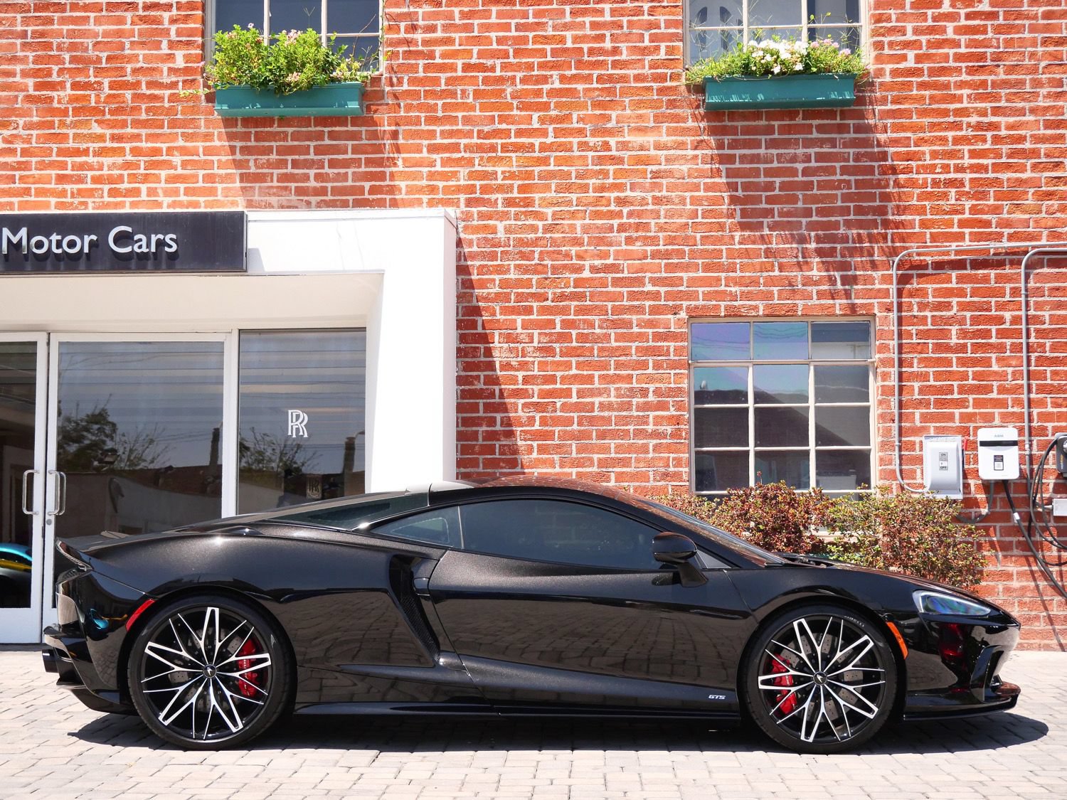 Used 2025 McLaren GTS RWD image 3