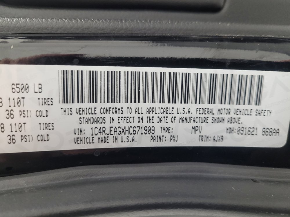 Used 2017 Jeep Grand Cherokee Laredo 75th Anniversary RWD image 33