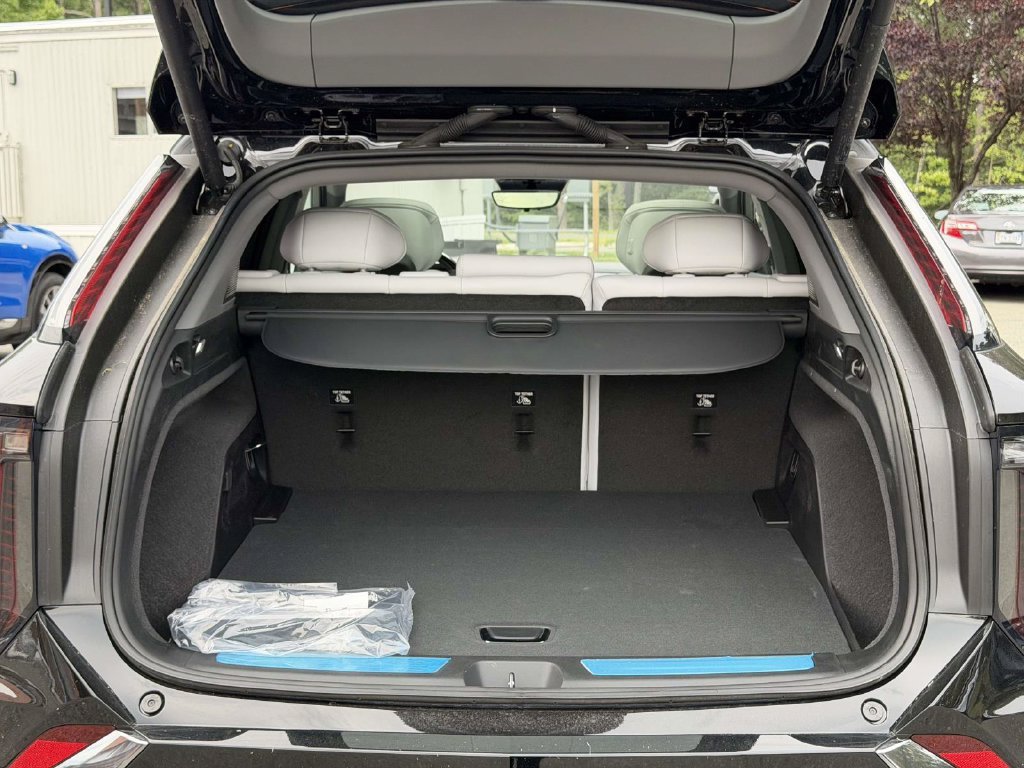 New 2026 Cadillac Optiq V AWD/4WD image 12