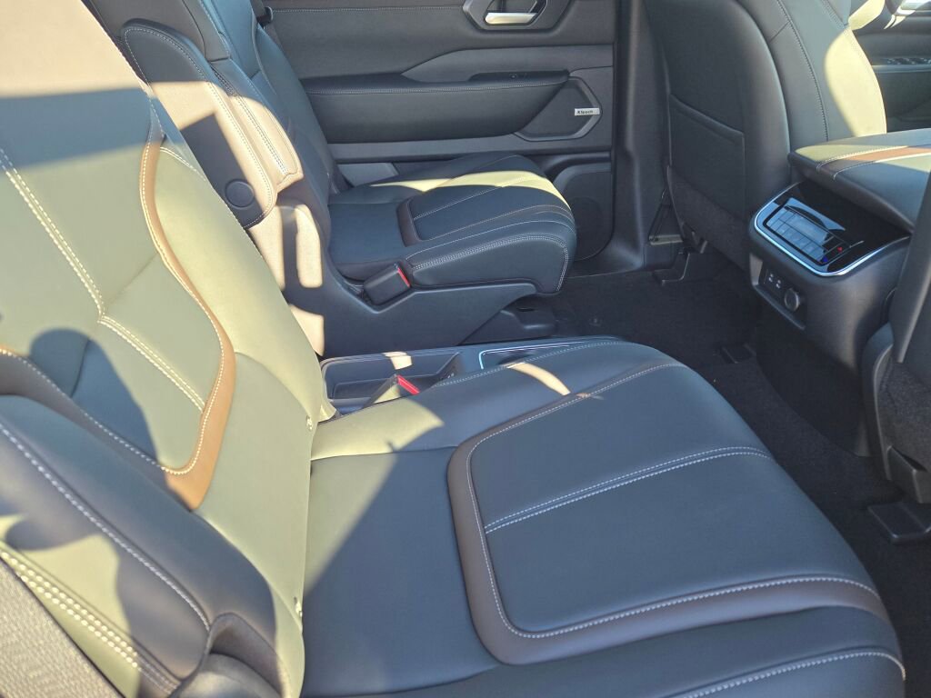 New 2026 Nissan Armada SL w/ Captain's Chari Seat Package image 11