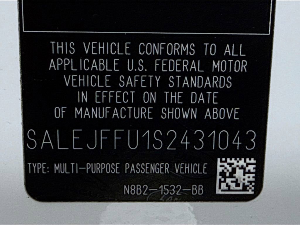 Used 2025 Land Rover Defender 130 S image 29