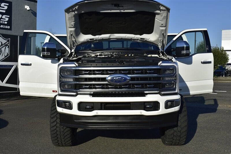 Used 2024 Ford F350 Platinum image 39