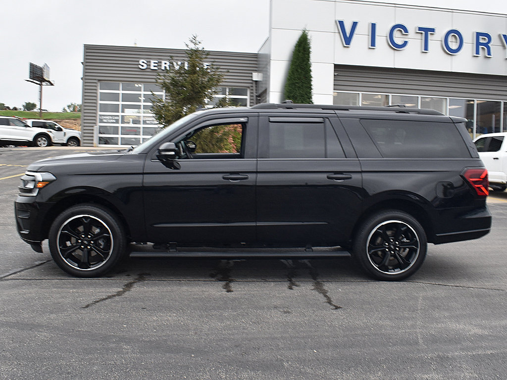 Used 2023 Ford Expedition Max Limited AWD/4WD image 2