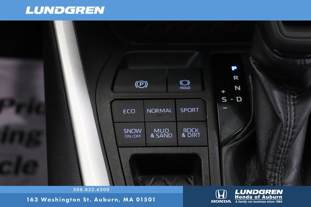 Used 2019 Toyota RAV4 LE w/ All Weather Liner Package AWD/4WD image 24
