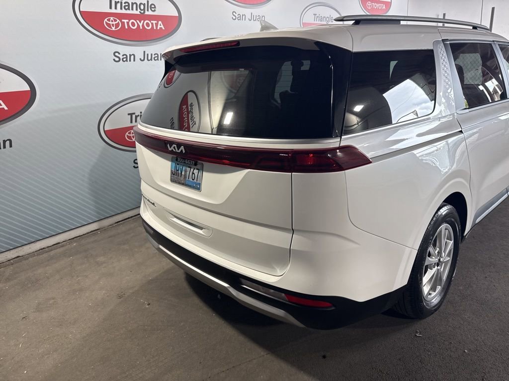 Used 2022 Kia Carnival LX image 17