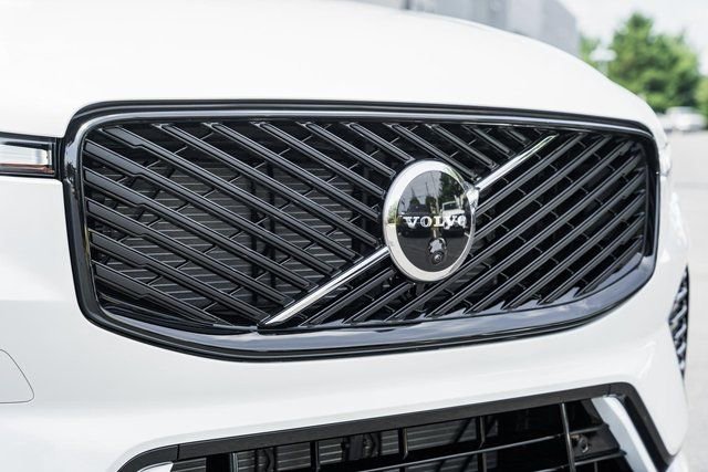 Used 2026 Volvo XC60 B5 Ultra w/ Protection Package Premier image 11