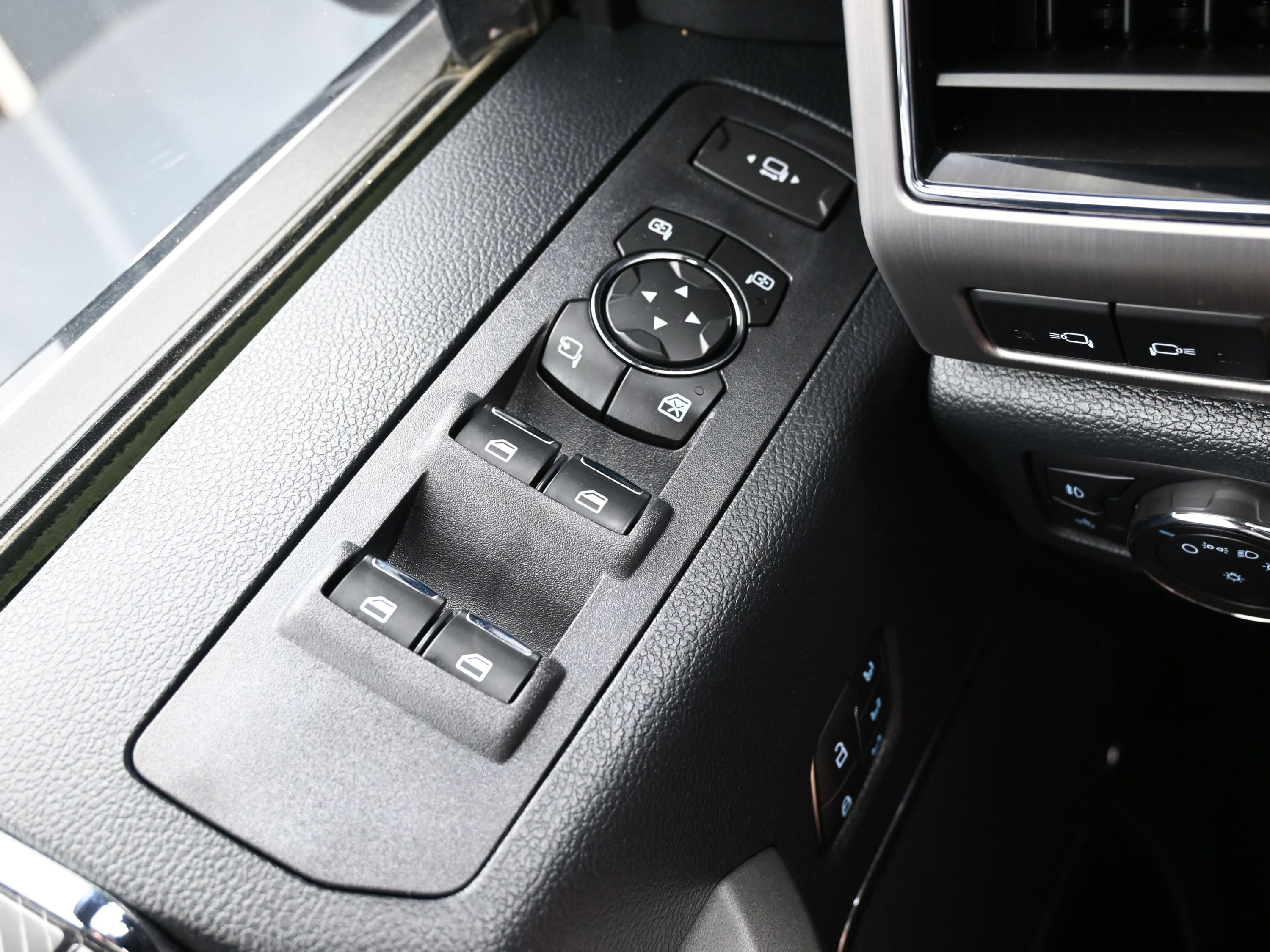 Used 2022 Ford F350 Platinum image 25