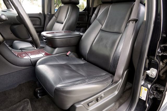 Used 2007 Cadillac Escalade 2WD w/ Information Package image 33