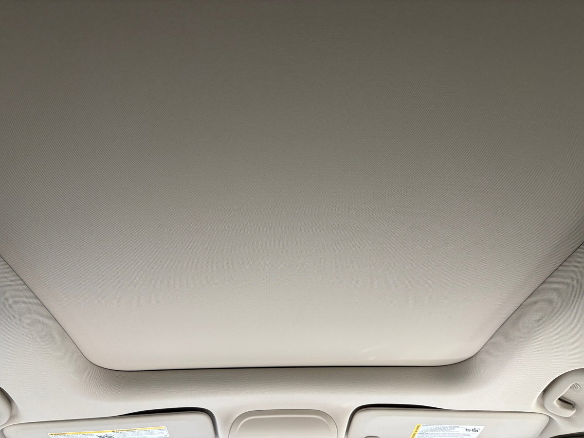 Used 2021 Buick Envision Avenir w/ Technology Package II image 7