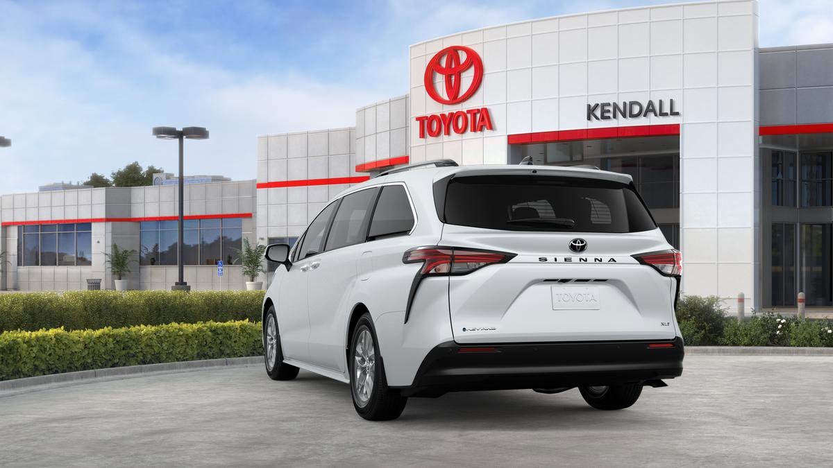 New 2026 Toyota Sienna XLE AWD/4WD image 9