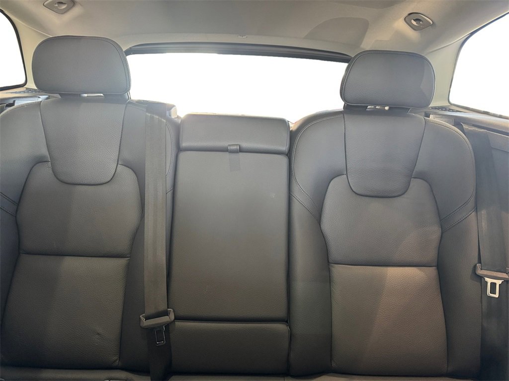 Certified 2025 Volvo XC60 B5 Plus image 22