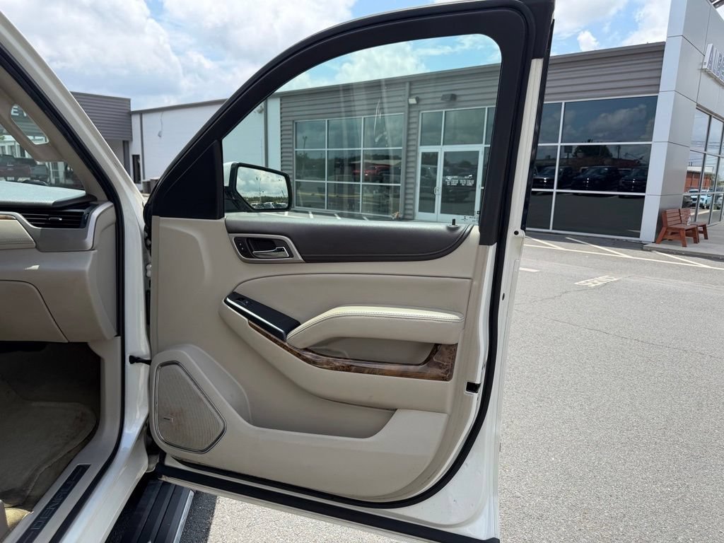 Used 2015 GMC Yukon XL Denali w/ Premium Package AWD/4WD image 30