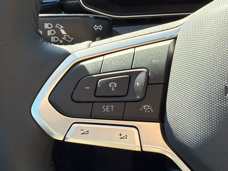 New 2026 Volkswagen Jetta SE FWD image 11
