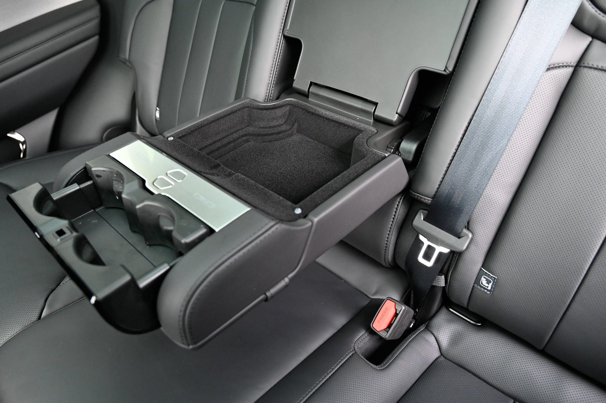 Used 2025 Land Rover Range Rover Sport Dynamic SE image 40