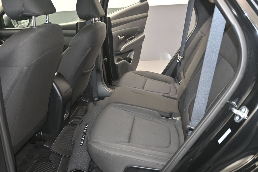 Used 2025 Hyundai Tucson SE AWD/4WD image 13