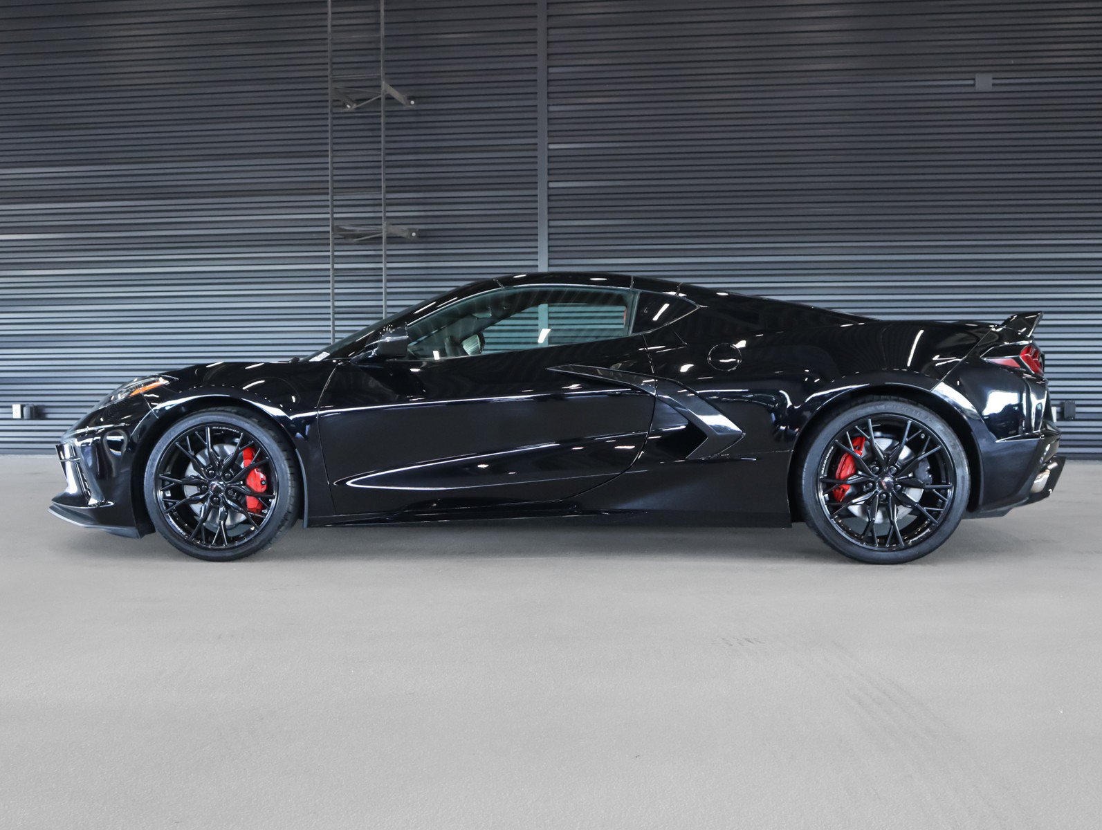 Used 2023 Chevrolet Corvette Stingray Coupe w/ Z51 Performance Package RWD image 9