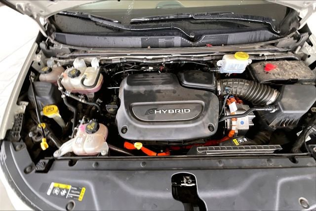 Used 2021 Chrysler Pacifica Limited w/ Uconnect Theater Family Group image 22