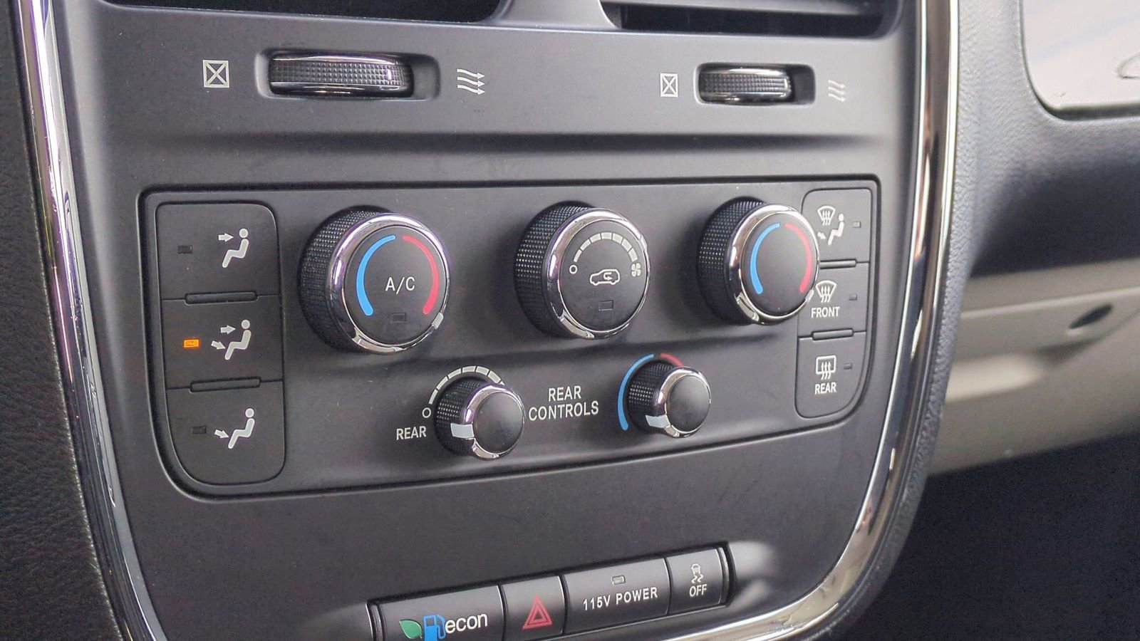 Used 2014 Dodge Grand Caravan SXT image 33