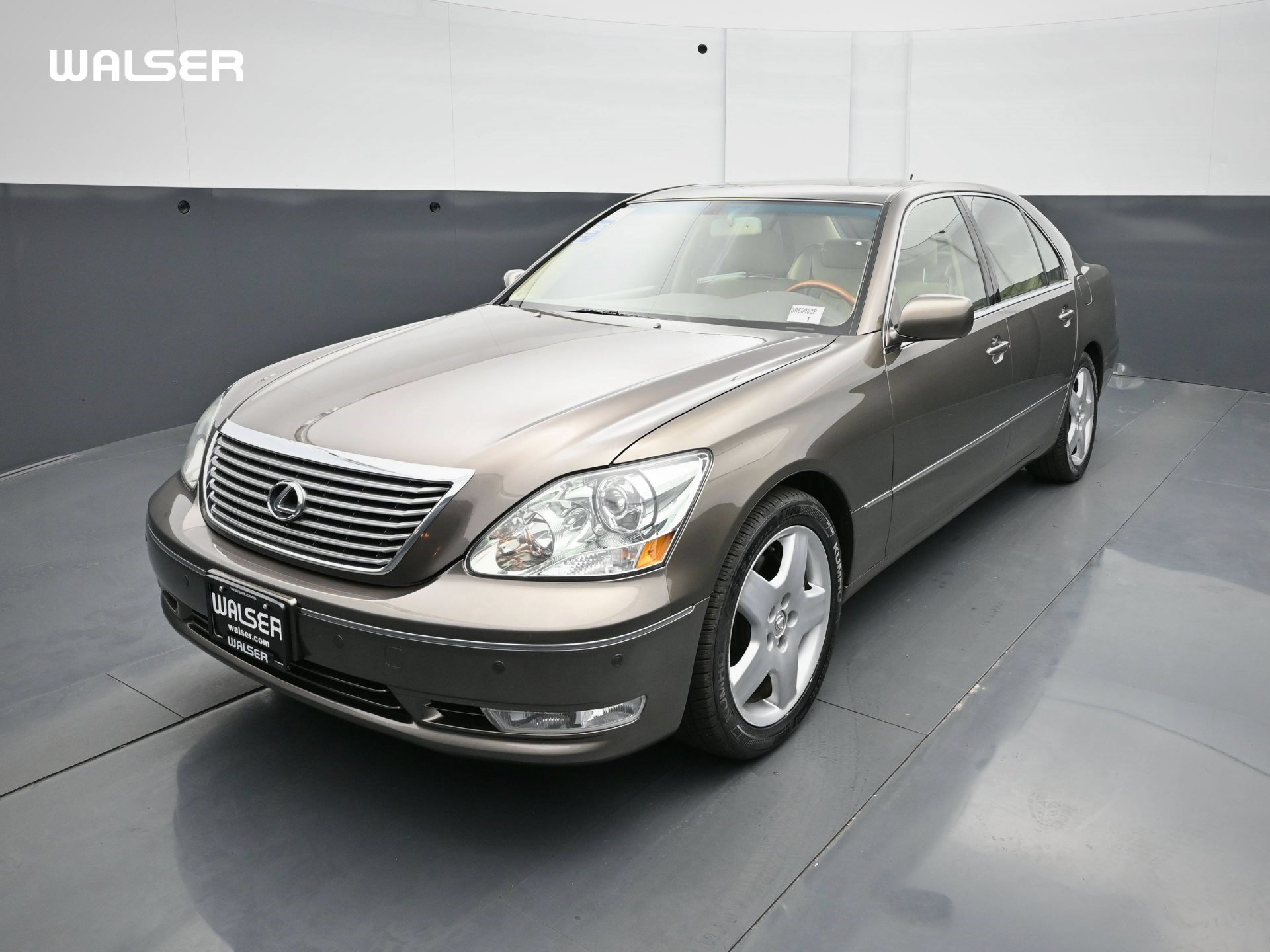 Used 2005 Lexus LS 430 RWD image 1