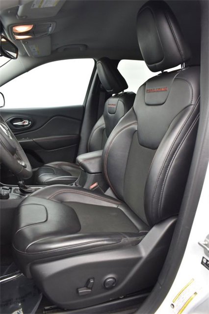 Certified 2022 Jeep Cherokee Trailhawk image 7
