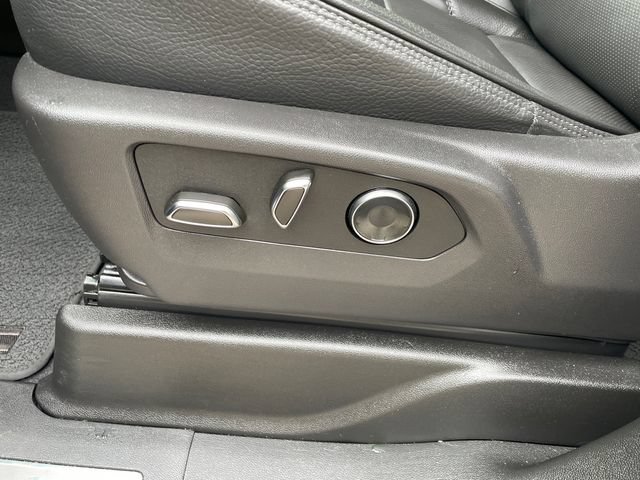 Certified 2025 GMC Yukon Denali AWD/4WD image 43