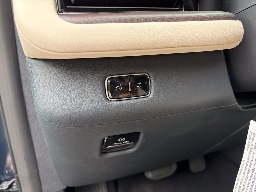 New 2027 Lincoln Navigator Reserve AWD/4WD image 14