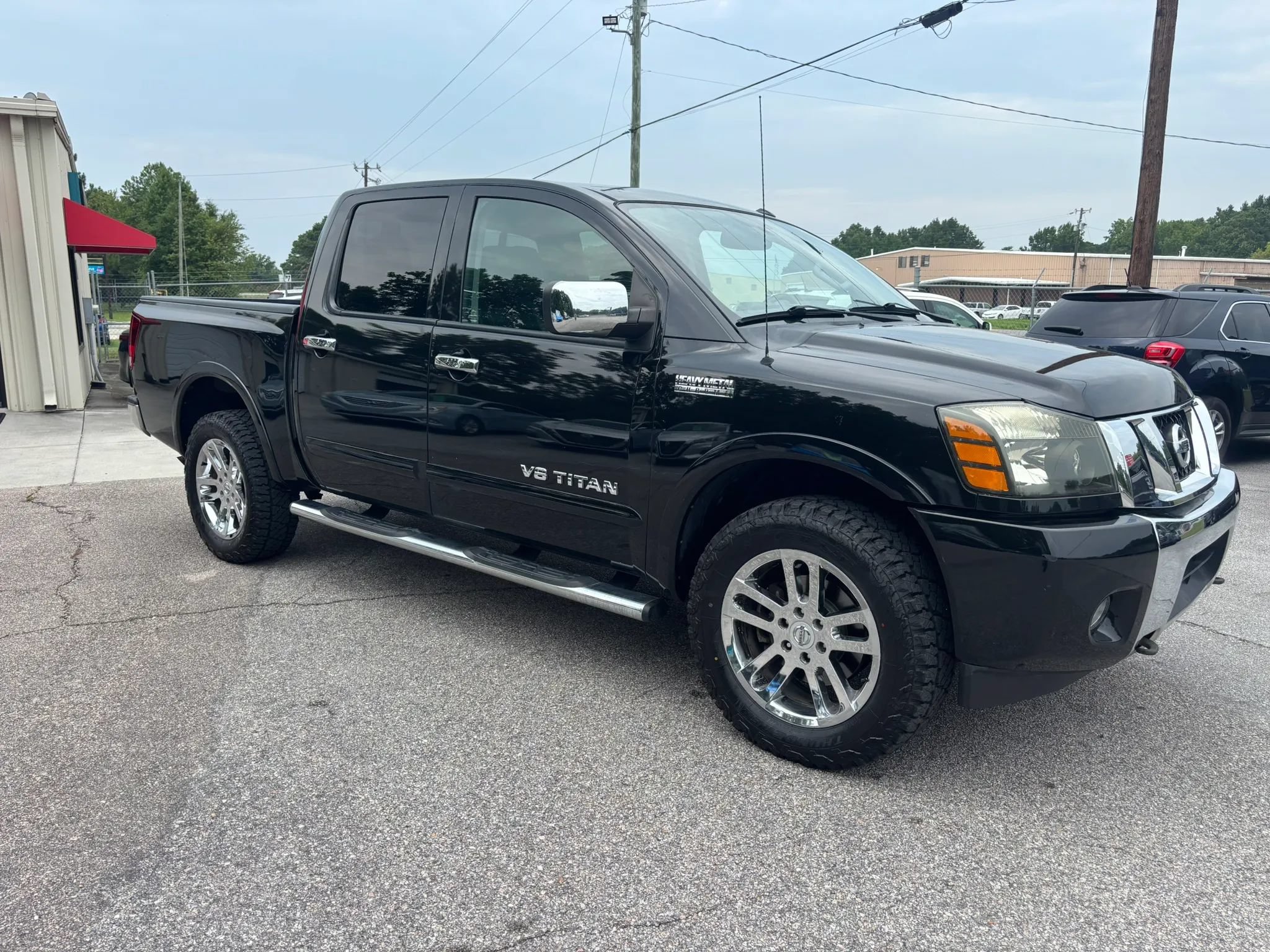 Used 2015 Nissan Titan SL w/ SL Heavy Metal Package AWD/4WD image 5