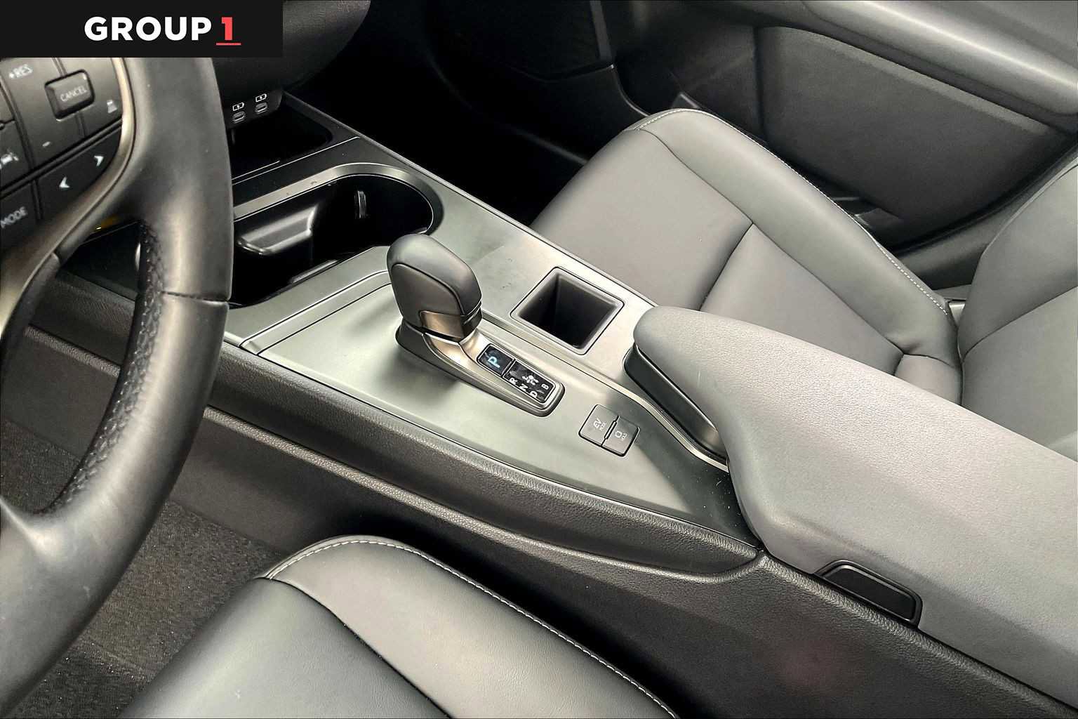 Certified 2025 Lexus UX 300h FWD image 13