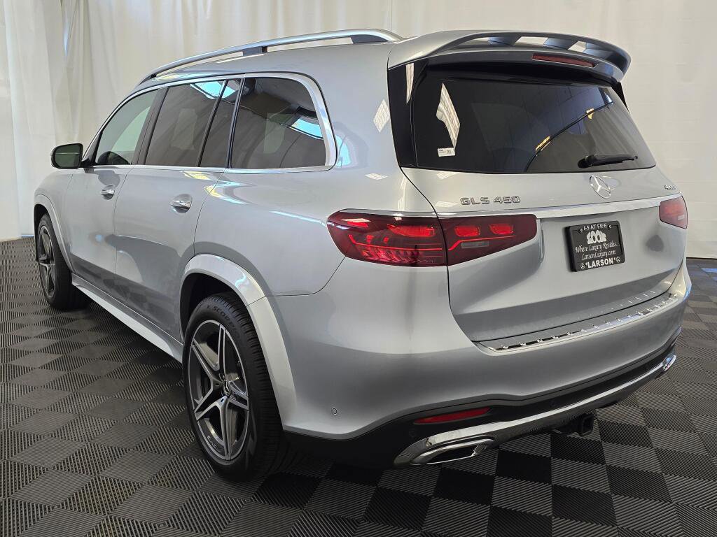 Used 2024 Mercedes-Benz GLS 450 4MATIC image 4