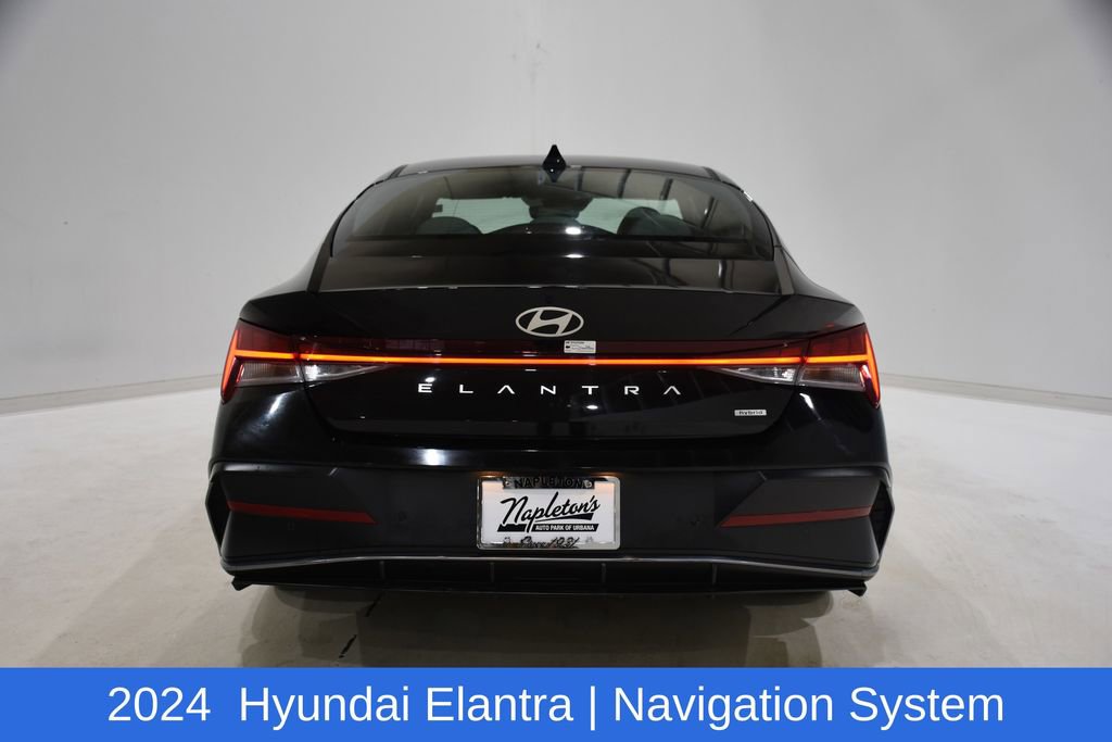 Used 2024 Hyundai Elantra Limited image 5