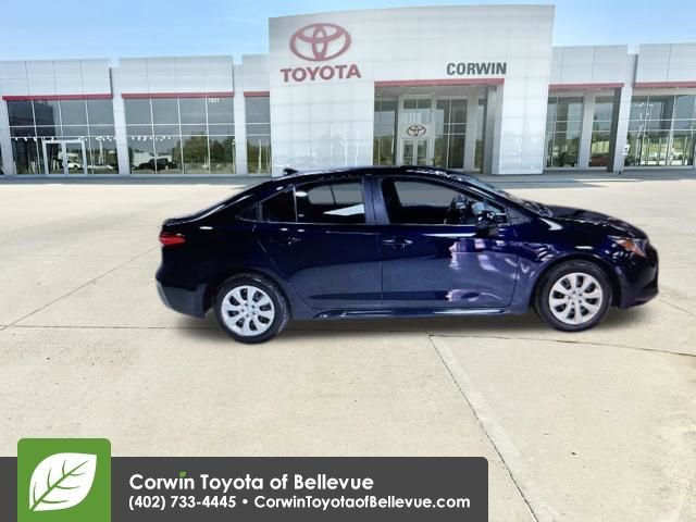 Used 2025 Toyota Corolla LE FWD image 5