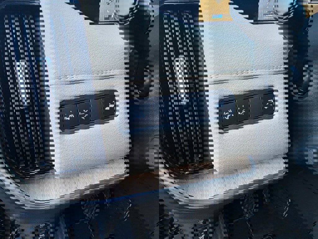 New 2026 Nissan Armada Platinum image 17