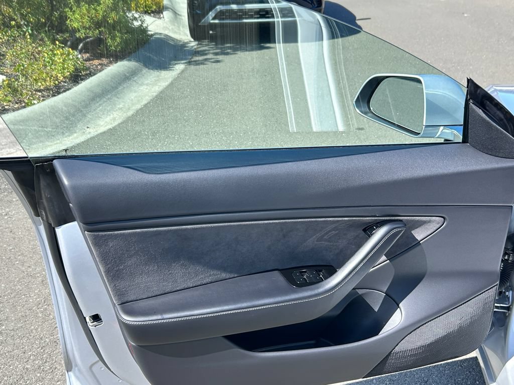 Used 2018 Tesla Model 3 Long Range RWD image 12