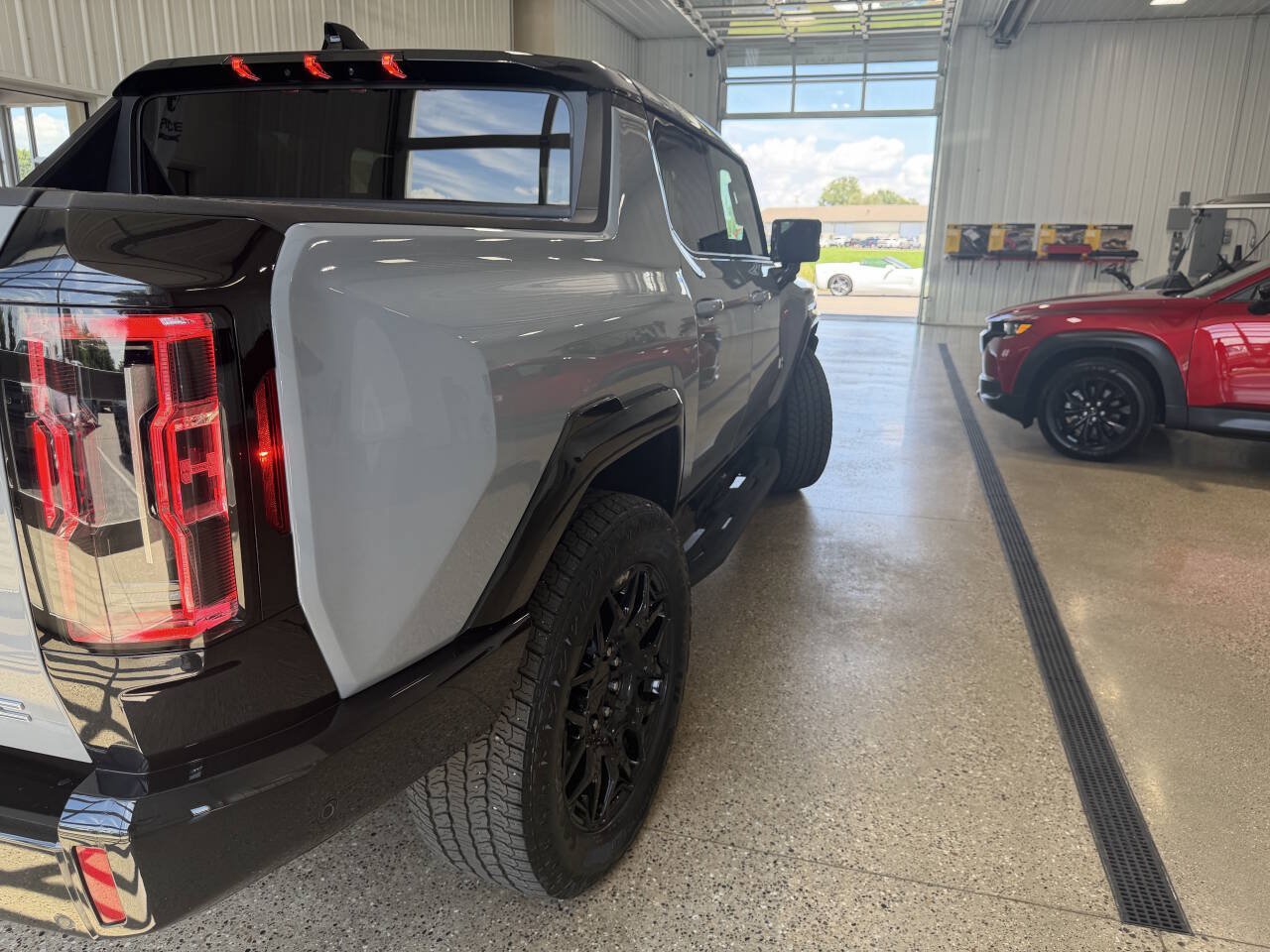 Used 2025 GMC Hummer EV 2X AWD/4WD image 49