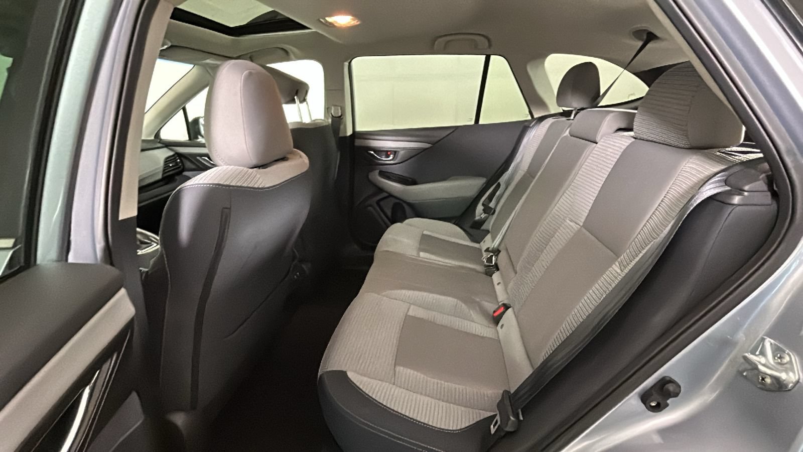 Used 2021 Subaru Outback Premium AWD/4WD image 29