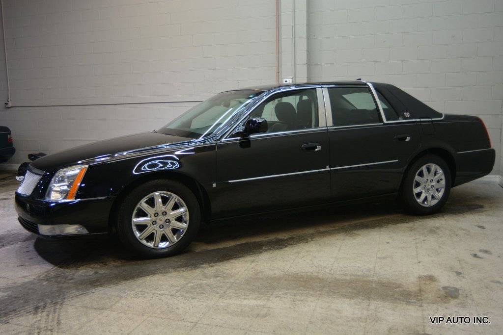 Used 2010 Cadillac DTS Premium w/ Driver Awareness Package image 30