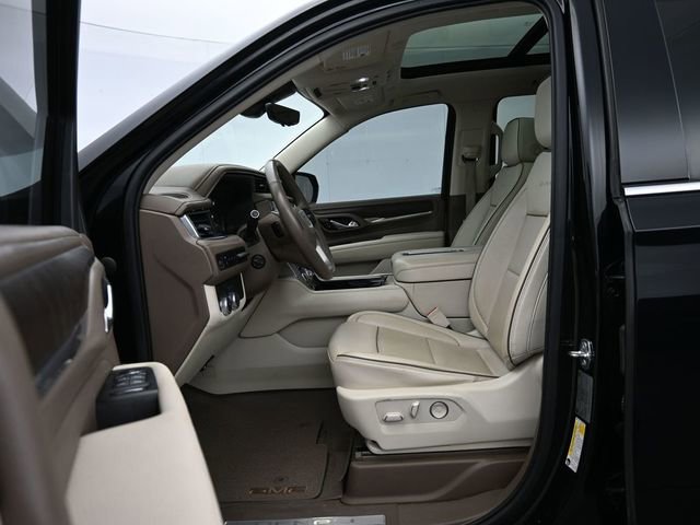 Used 2021 GMC Yukon XL Denali w/ Denali Premium Package image 40
