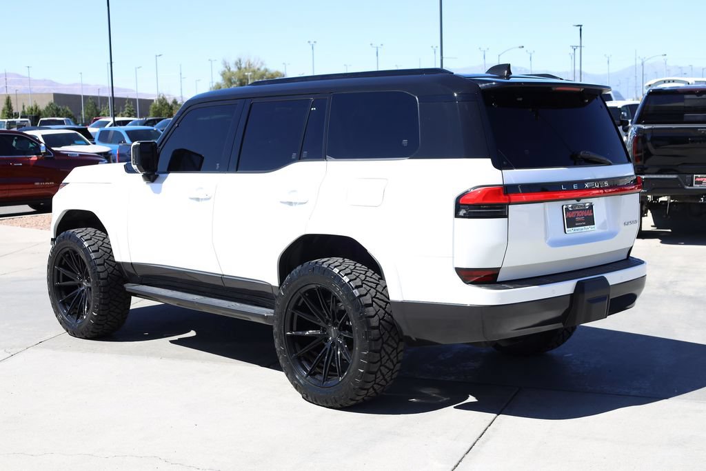 Used 2026 Lexus GX 550 w/ Cold Area Package AWD/4WD image 4