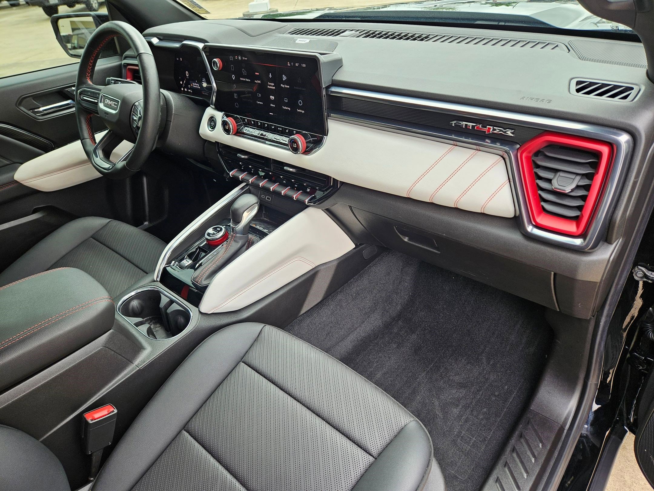 Used 2025 GMC Canyon AT4 w/ AT4X Package image 31