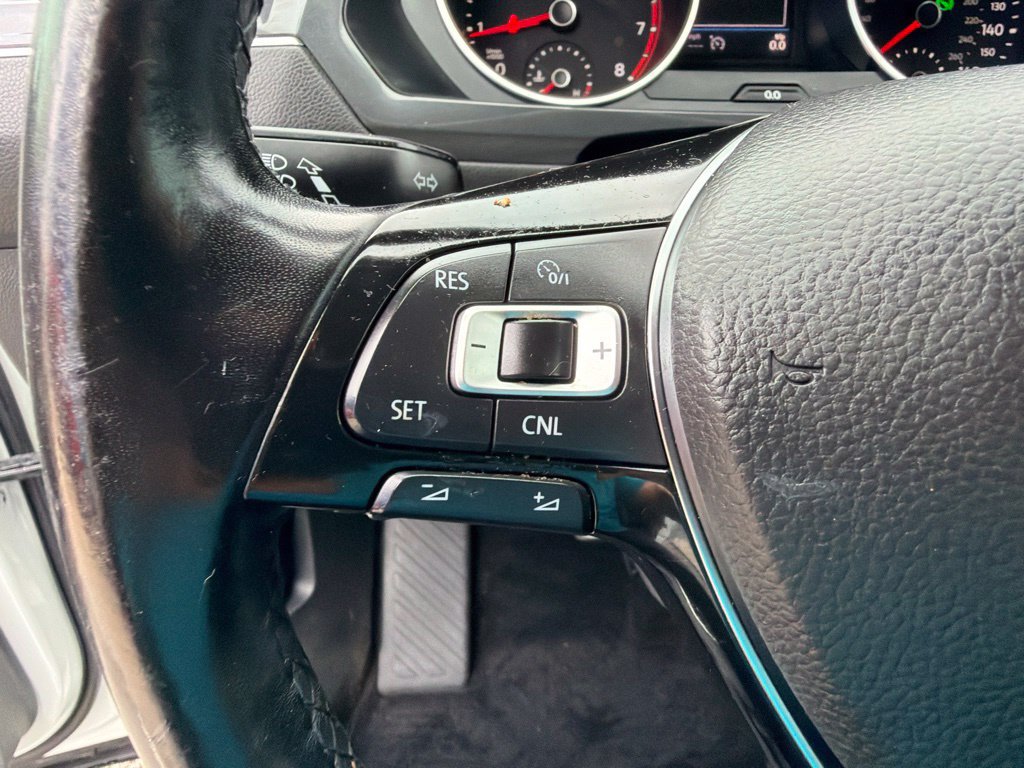 Used 2018 Volkswagen Tiguan SE w/ 3rd Row Seat Package AWD/4WD image 19