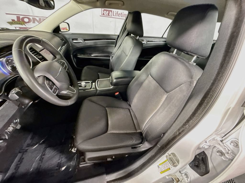 Used 2023 Chrysler 300 Touring w/ Sport Appearance Package RWD image 24