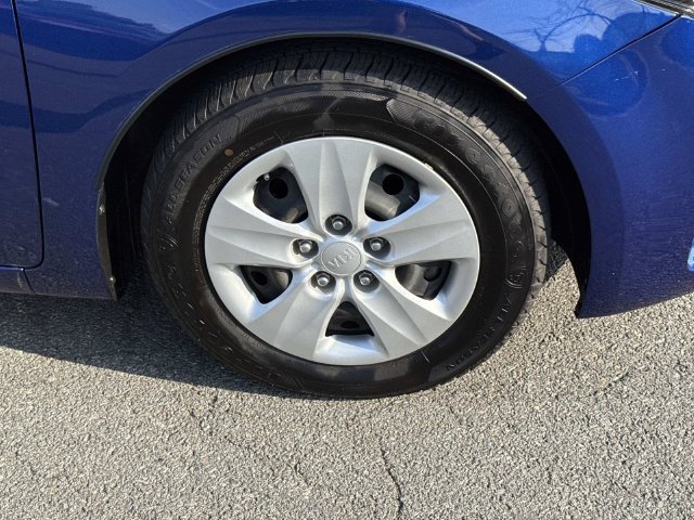Used 2017 Kia Forte LX FWD image 7