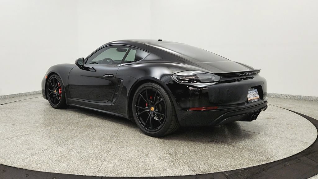 Used 2018 Porsche 718 Cayman GTS RWD image 3