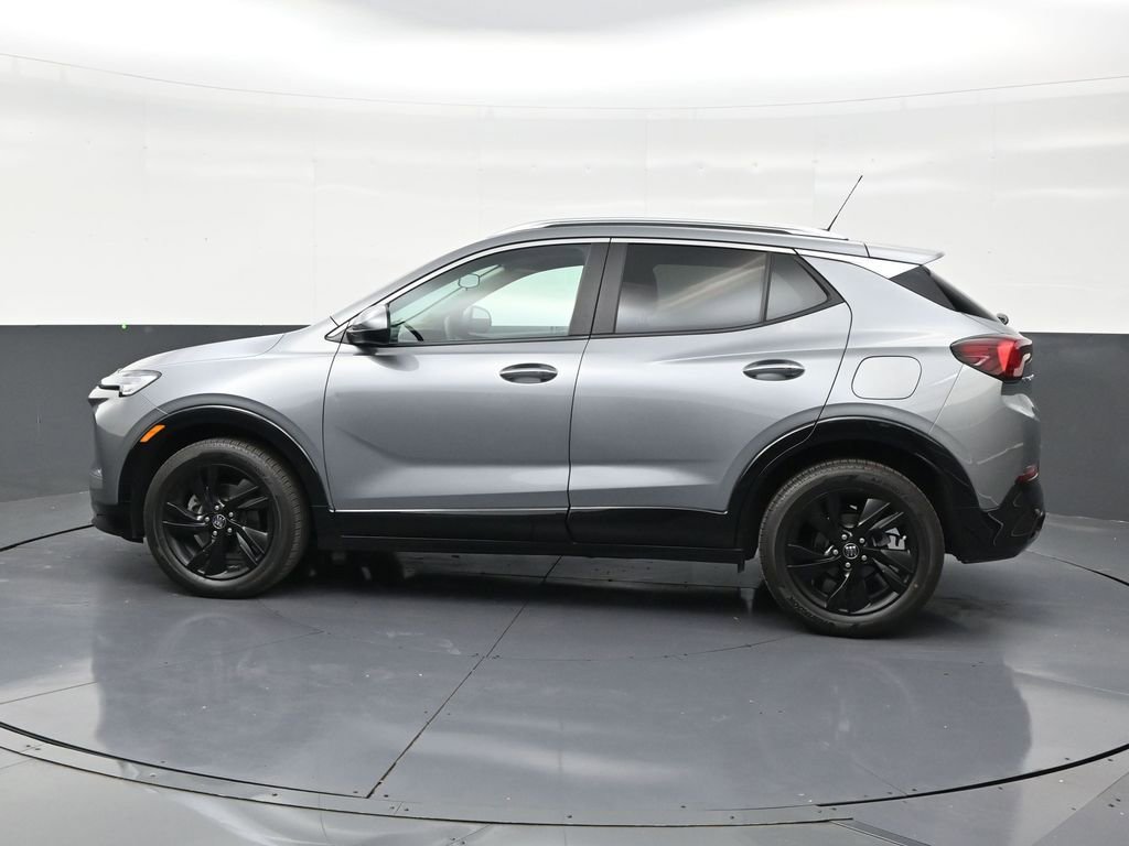 Used 2024 Buick Encore GX Sport Touring FWD image 2