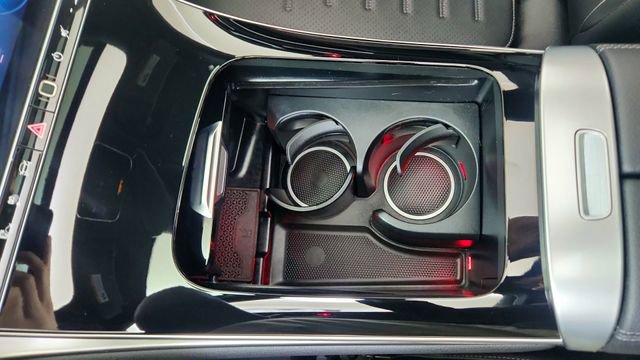 Used 2025 Mercedes-Benz GLC 350e 4MATIC image 52