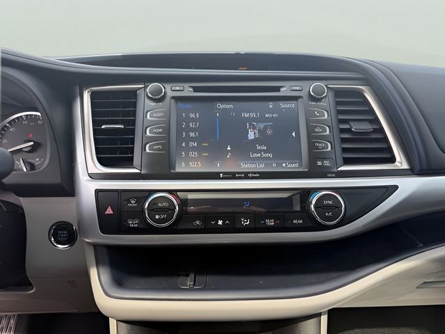Used 2016 Toyota Highlander XLE AWD/4WD image 19