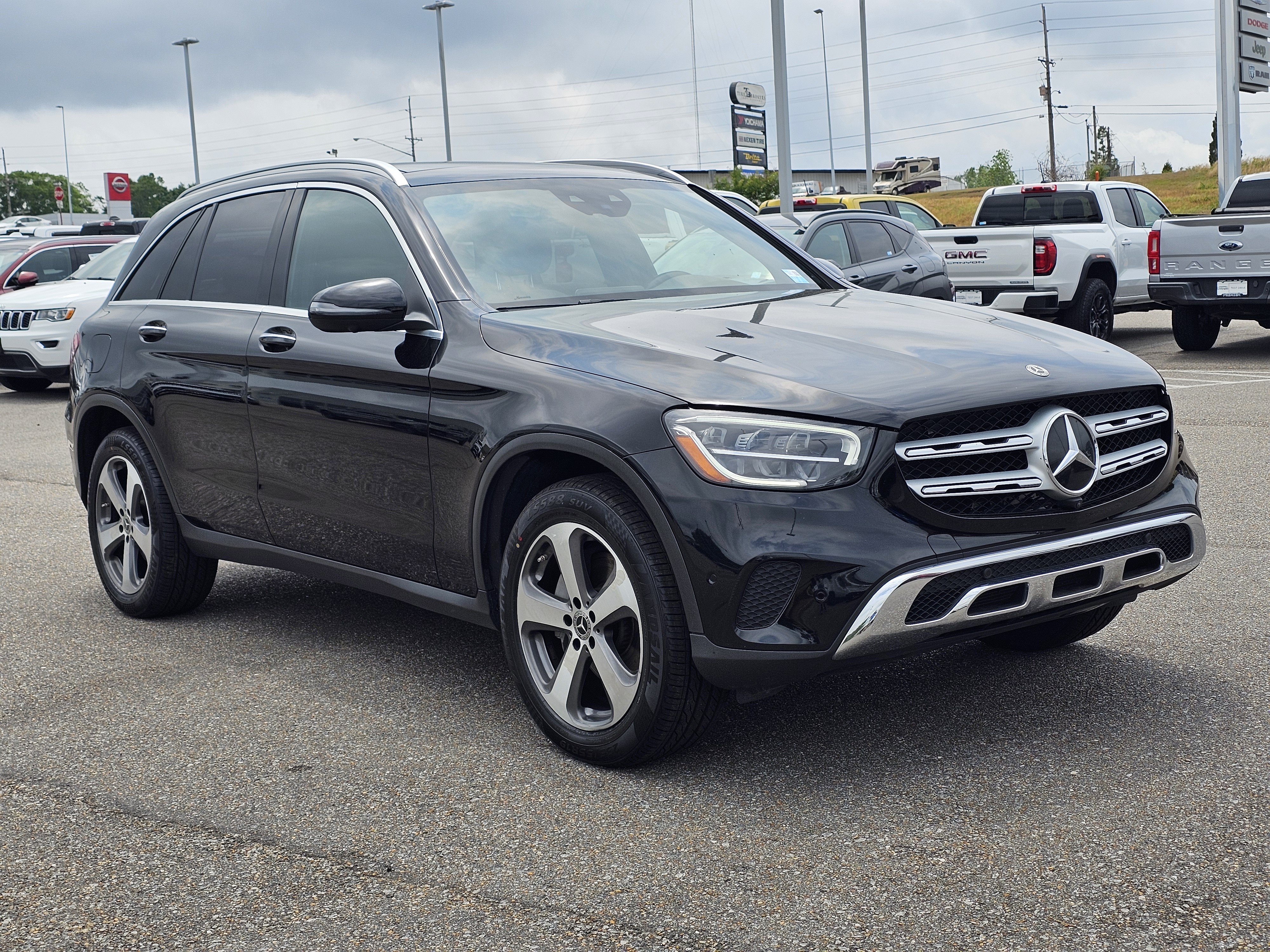 Used 2021 Mercedes-Benz GLC 300 4MATIC image 5
