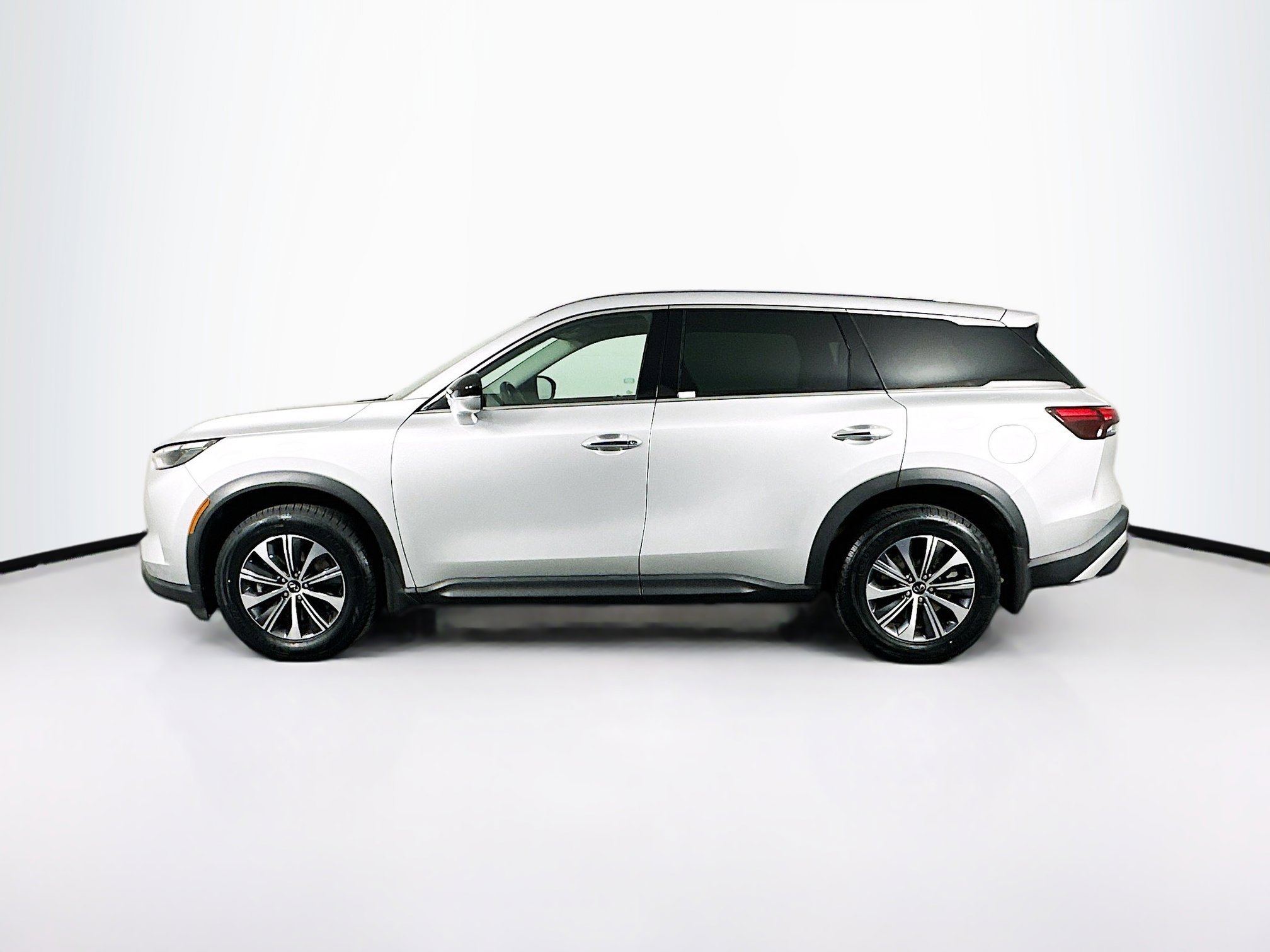 Used 2023 INFINITI QX60 Pure image 4